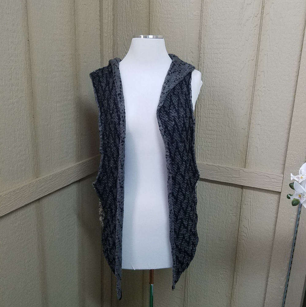 BKE Buckle One Size Hooded Crotchet Boho Vest